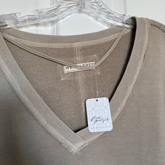 We the Free Venice V-Neck Sweatshirt, Fossil Island, L, NWT - Picture 8 of 16